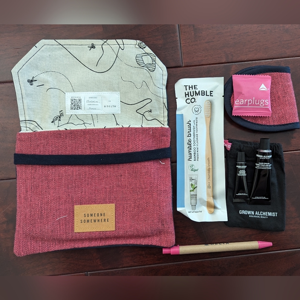 Delta ONE first class amenity kit NWT
